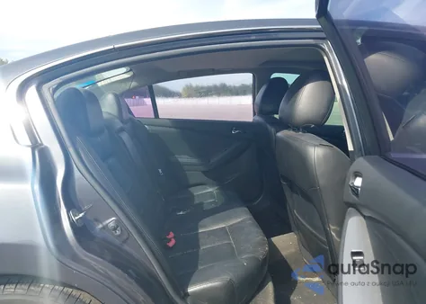 2011 Nissan Altima 2.5 S z USA, uszkodzony, nr VIN 1N4AL2AP2BN469816